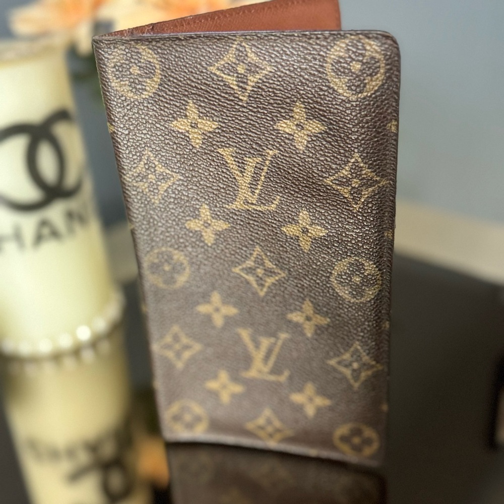 Louis Vuitton Brown Monogram Bi Fold Wallet - Picture 2 of 4